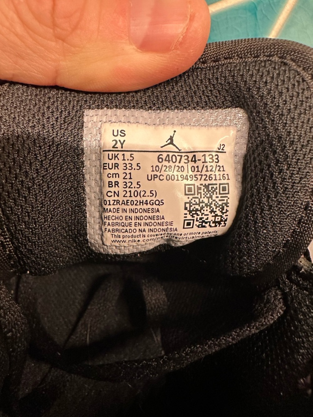 Nike Air Jordan 1 Mid in Black, White & Rose Gold size 2Y - Picture 7 of 9